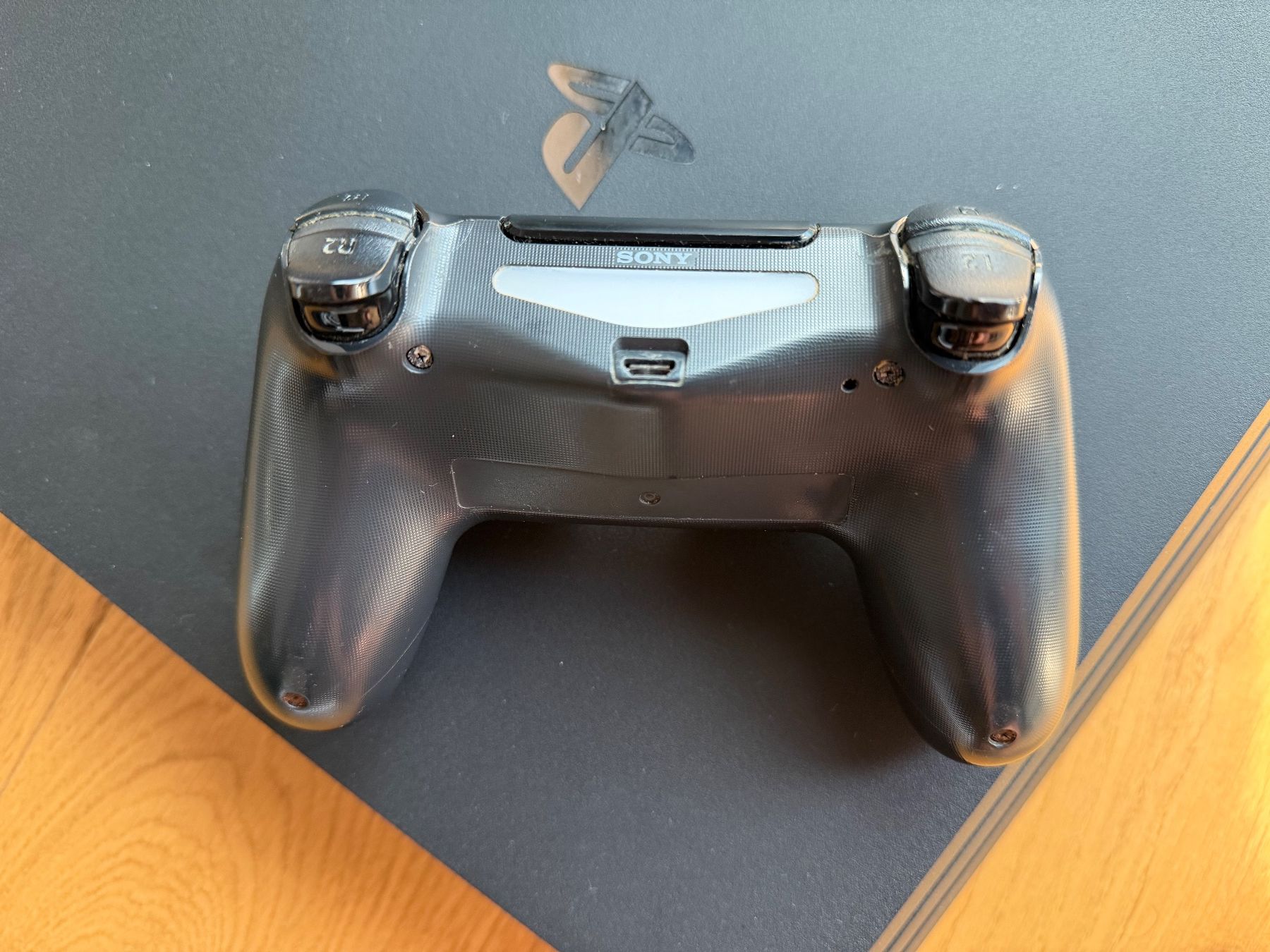 Sony Konsolen: Sony PlayStation 4 Pro 1TB Schwarz | 1 Original Controller | – Gebraucht aus Horgen von rei_8k7q 5