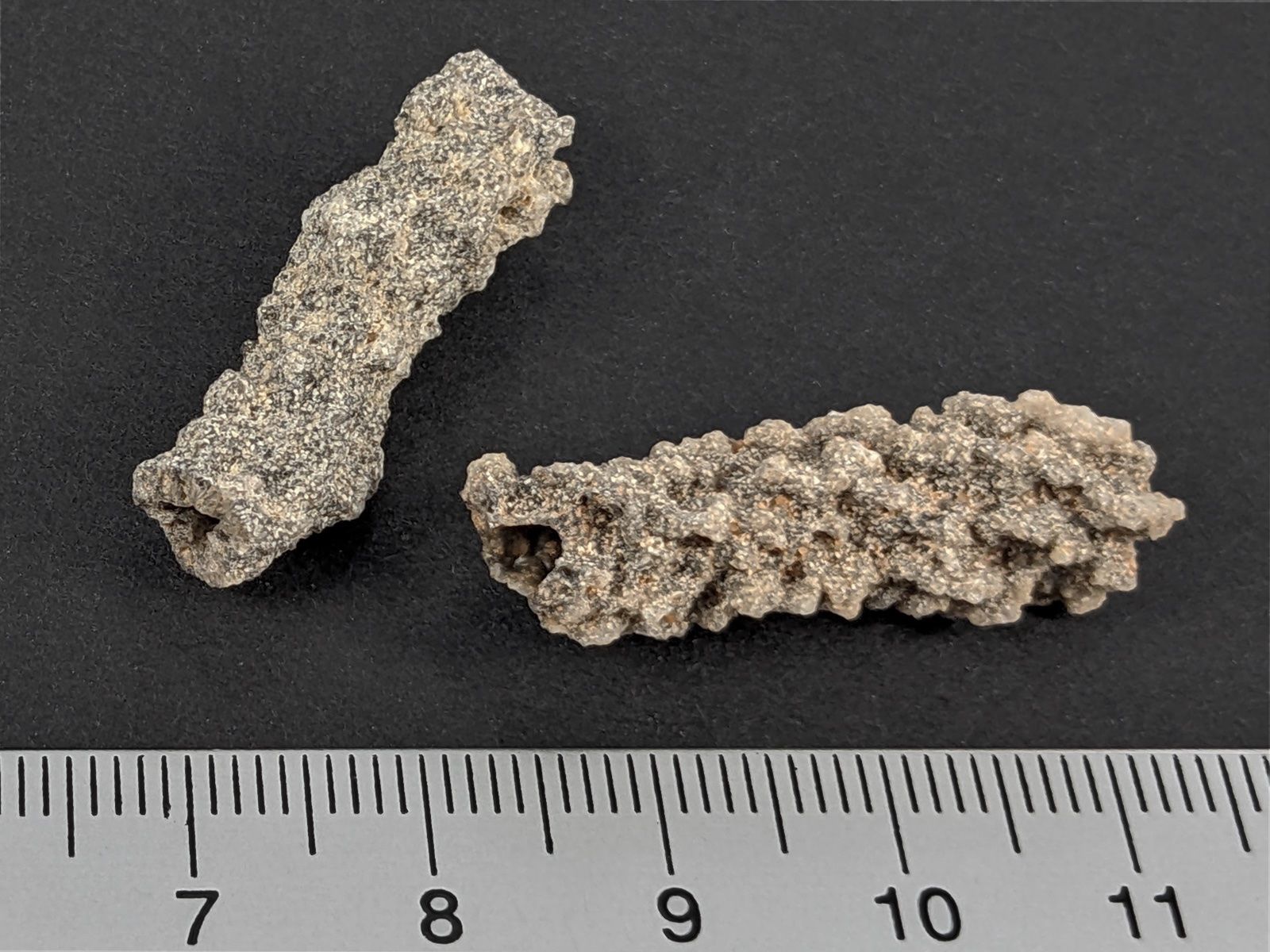 Mineralien & Heilsteine: Fulgurit-Blitzrohr ca.29mm 2Stk. – Neu und originalverpackt aus Meilen von StoneGarden
