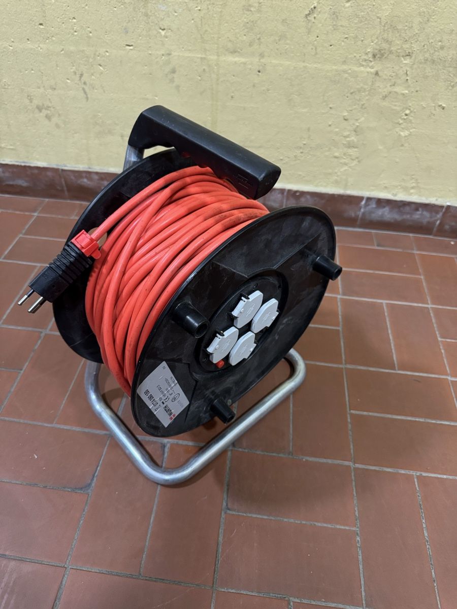 Würth Kabel: Wurth Cable Reel Extension Cord 4 Outlets - 50m – Neu und originalverpackt aus Martigny von ddo_2mcv