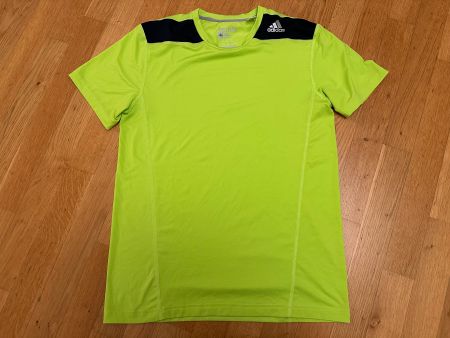 Schönes Adidas Techfit T-Shirt Grösse M