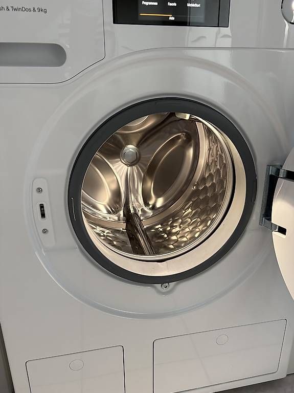 Waschmaschinen: Miele WCR 800-60 CH  9Kg – Gebraucht aus Vich von Charles1277 2