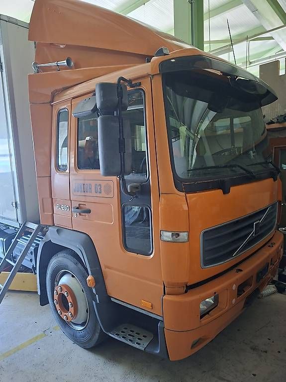 Veicoli da campeggio: Camping-car Volvo FL250  – Usato da La Tour-de-Trême venduto da Tobi-one