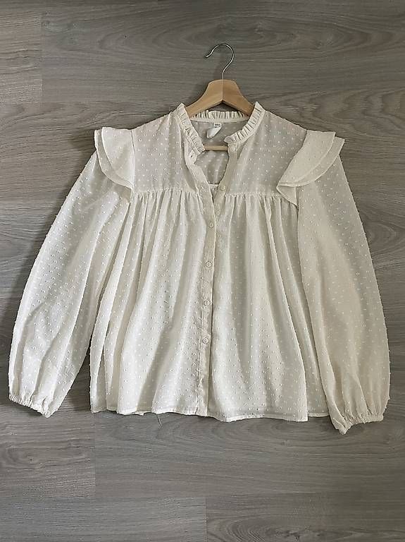 Blusen: Bluse weiss mit Punkten – Gebraucht aus Niederurnen von sabakx