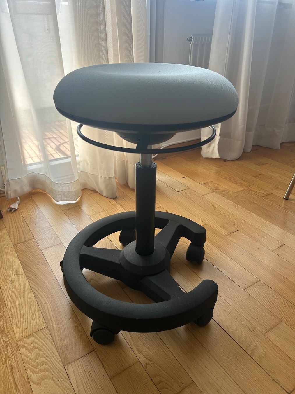 Tabourets: Logilink ergonomic rolling office stool – Neuf (Voir description) à Zürich par mlm_9rjw
