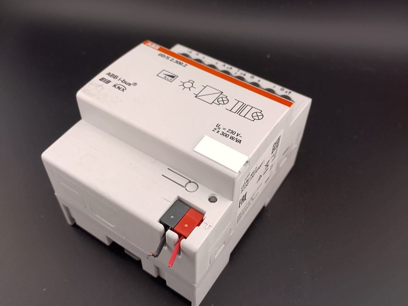 ABB Interruttori: ABB UD/S 2.300.2 KNX Dimmaktor – Usato da Winterthur venduto da Hint17 1
