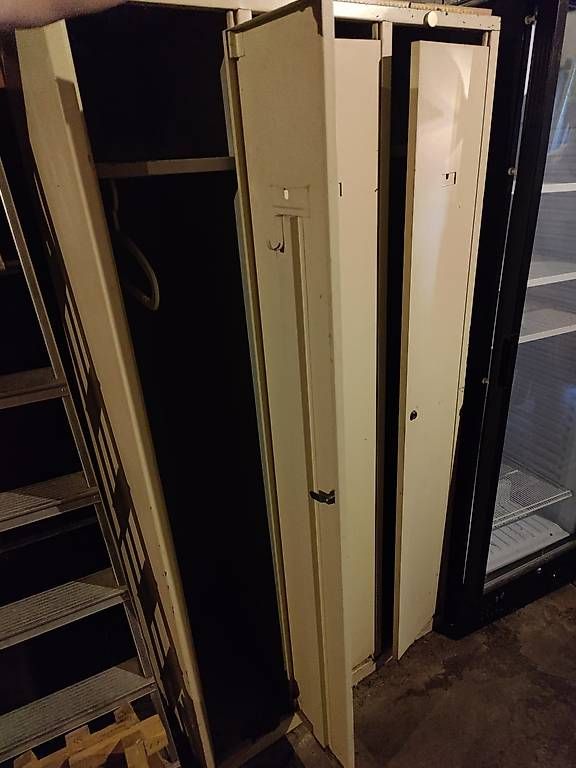 Schränke: Zwei Spintschränke/ Metallschränke – Gebraucht aus Zürich von fjeroen