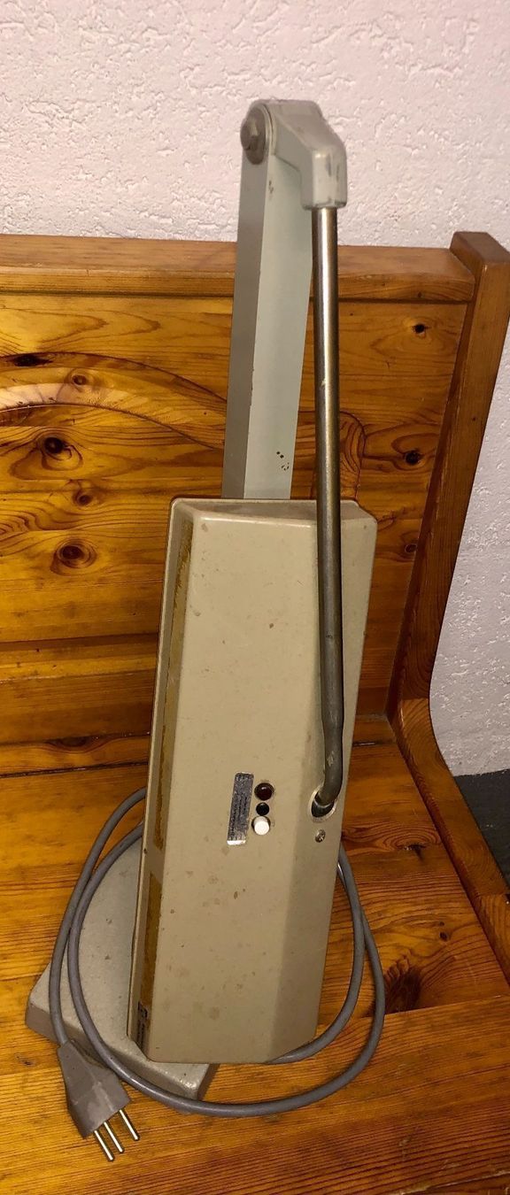 Lampade: Waldmann Leuchte Tischlampe – Usato da Schlieren venduto da Flower5 1