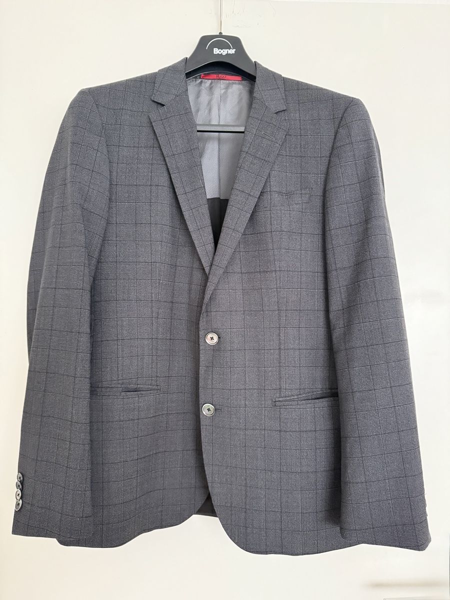 Hugo Boss Giacche: Hugo Boss Men's Blazer, size 48, grey, checkered pattern – Usato da Zollikerberg venduto da MK-13