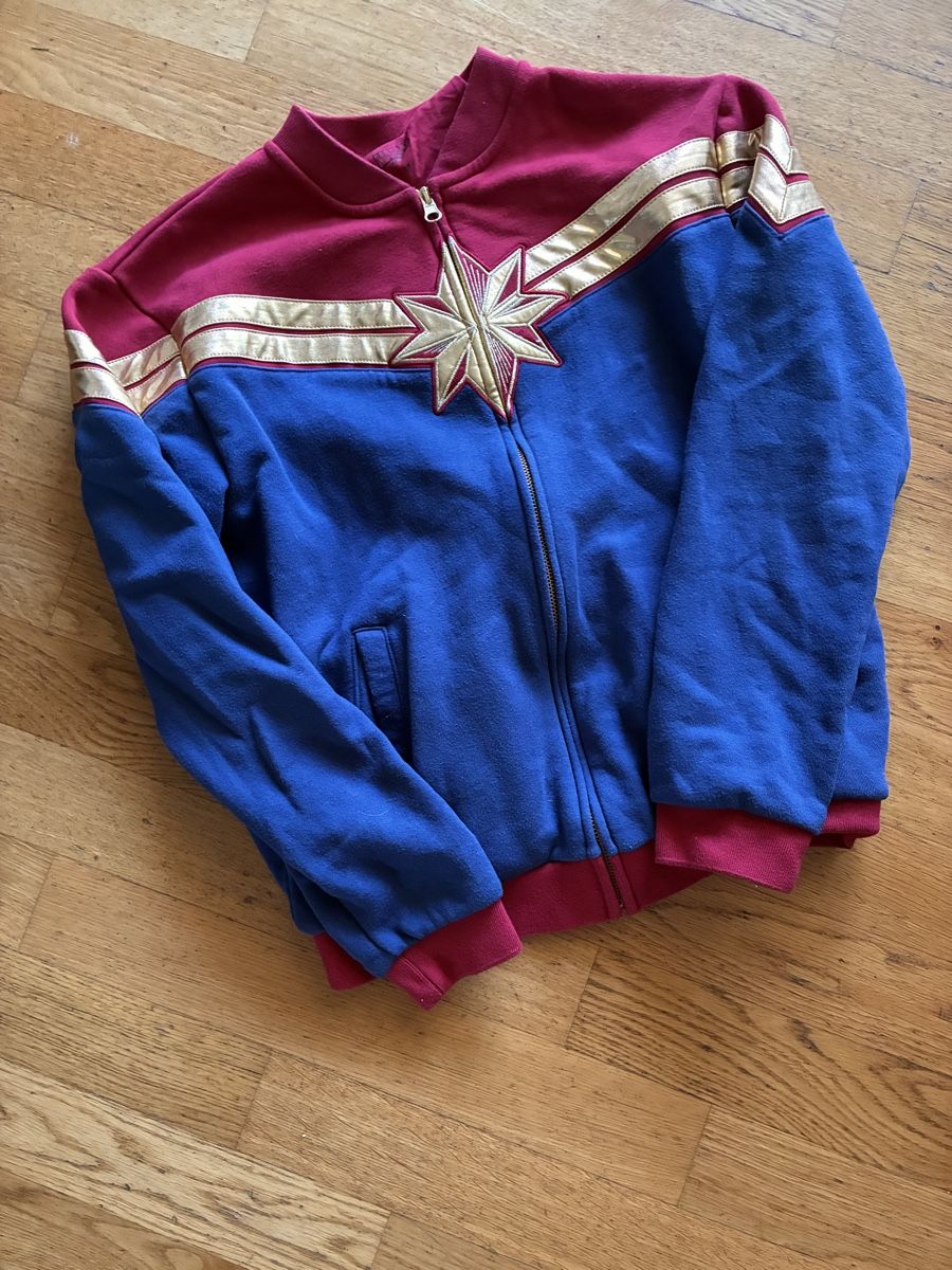 Vestes & Manteaux: Tolle Sweatjacke Gr. 164, Marvel – D'occasion à richterswil par lunamarie001