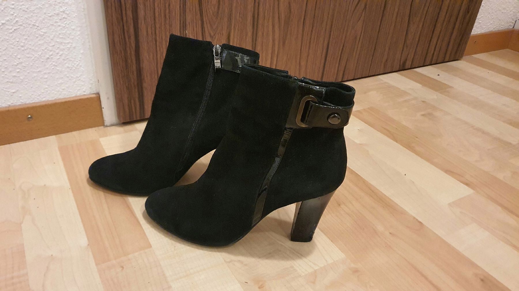 Chaussures femmes: Damen Schuhe (Stiefelette) gr.40 – D'occasion à Wädenswil par sos_6vlx