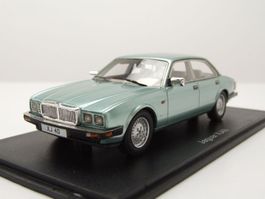 Jaguar XJ40 Sovereign 1986-1994 helltürkis met.       1:43