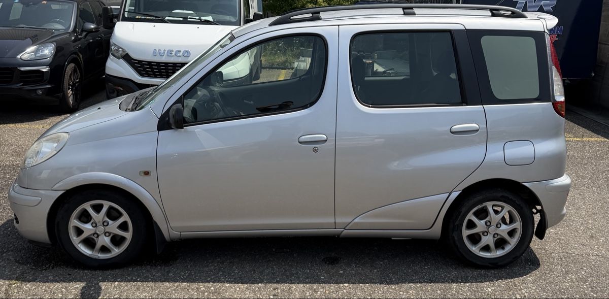 Toyota Autos: Toyota Yaris Verso 1.4 D  – D'occasion à Gelterkinden par Specialhunter 1