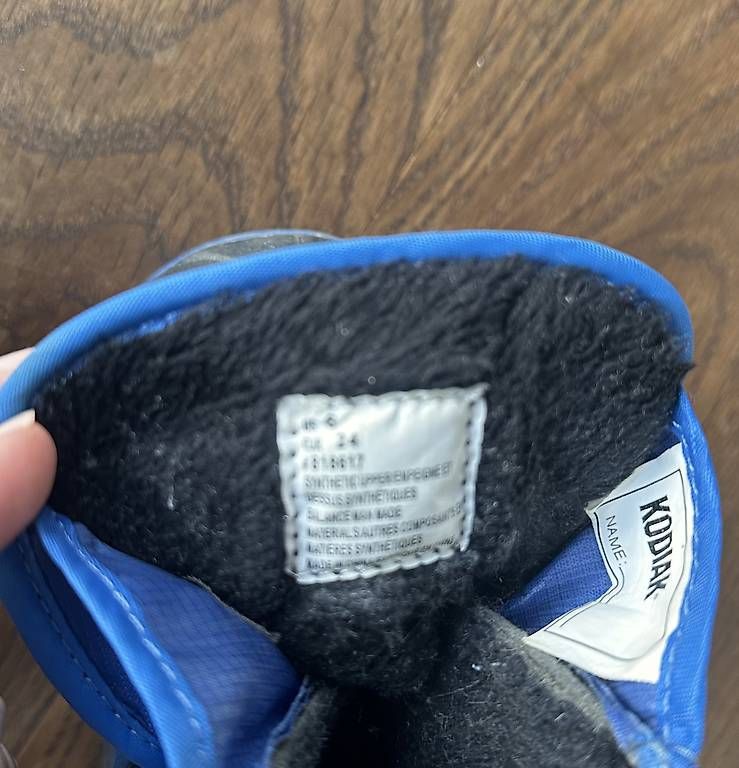 Chaussures garçon: Schneeschuhe Gr 24 – D'occasion à Binningen par sab_8skx 2