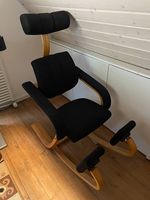 Stokke Ergonomischer Kniestuhl  Helle Eiche & Blau