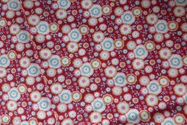 Marke Tilda - BW-Stoff Candyflower red - L 113 x B 110 cm
