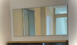 Grosser Wandspiegel mit Alurahmen, neuwertig, CHF 67.-