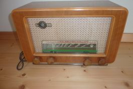 Jura, Röhrenradio, Holz, um 1952