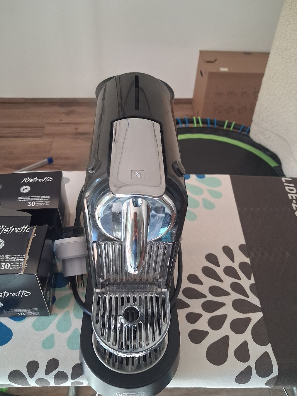 De'Longhi Kaffeemaschinen & Espressomaschinen: De Longhi Nespressomaschine – Gebraucht aus Bretzwil von 2cv0 1