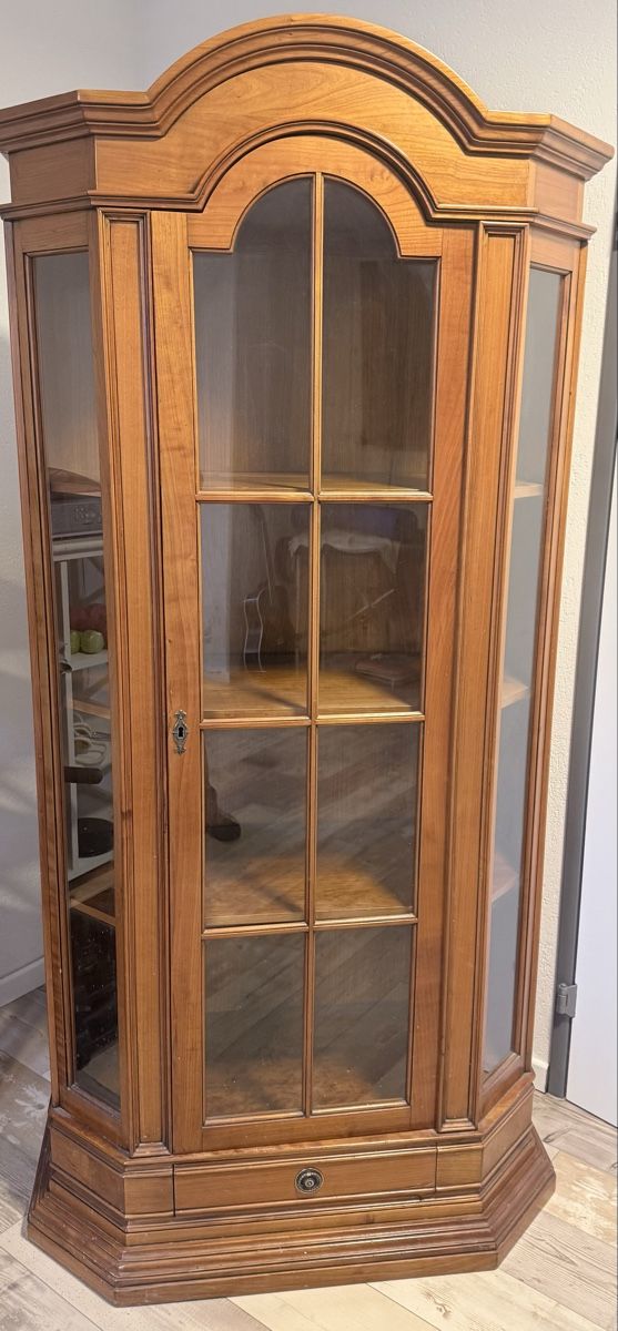 Vetrine: Eck-Vitrine aus Holz, Landhausstil – Usato da Flurlingen venduto da dob_959p