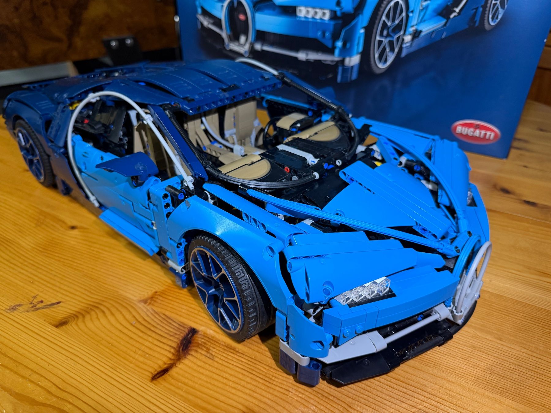 Lego Kit di costruzioni: LEGO Technic 42083 Bugatti Chiron (gebraucht) – Usato da Zürich venduto da 23marce02 2