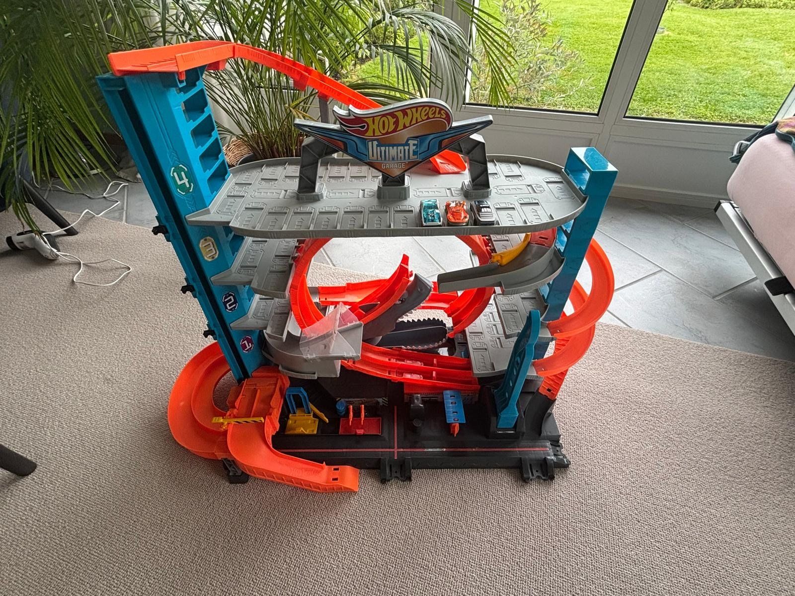 Hot Wheels Spielzeuge: Hotwheels Garage (Bahn) – Gebraucht aus Dürrenroth von a.d.s