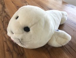 Süsse Baby Robbe weiss 65 cm Baki Plüschtier