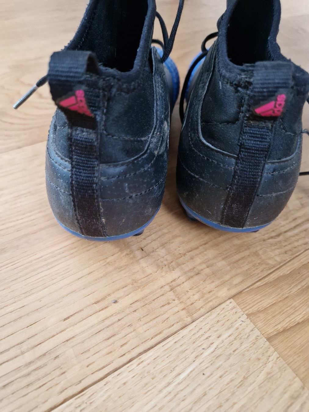 Adidas Scarpe per ragazzi: Fussballschuhe Gr. 35 Adidas – Usato da Davos-Dorf venduto da Bpelikan 2