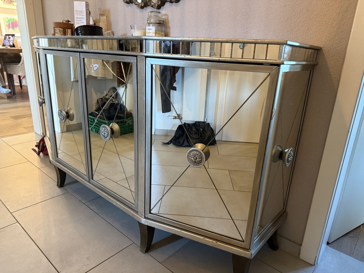 Commodes: Sideboard – D'occasion à Bassersdorf par roj_5hcb 1