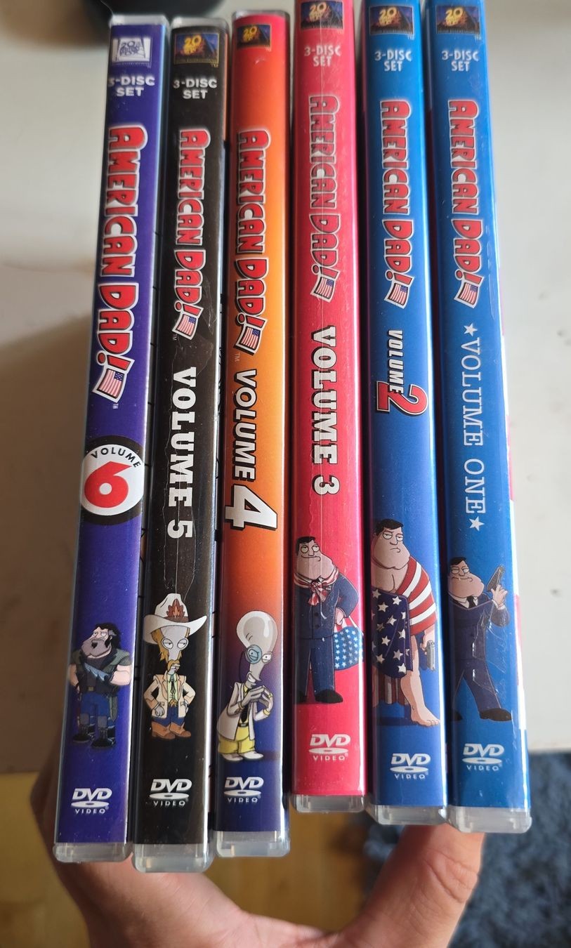 Tutti i DVDs: American Dad! DVDs Volumes 1-6 – Usato da Oberbüren venduto da Elk2025