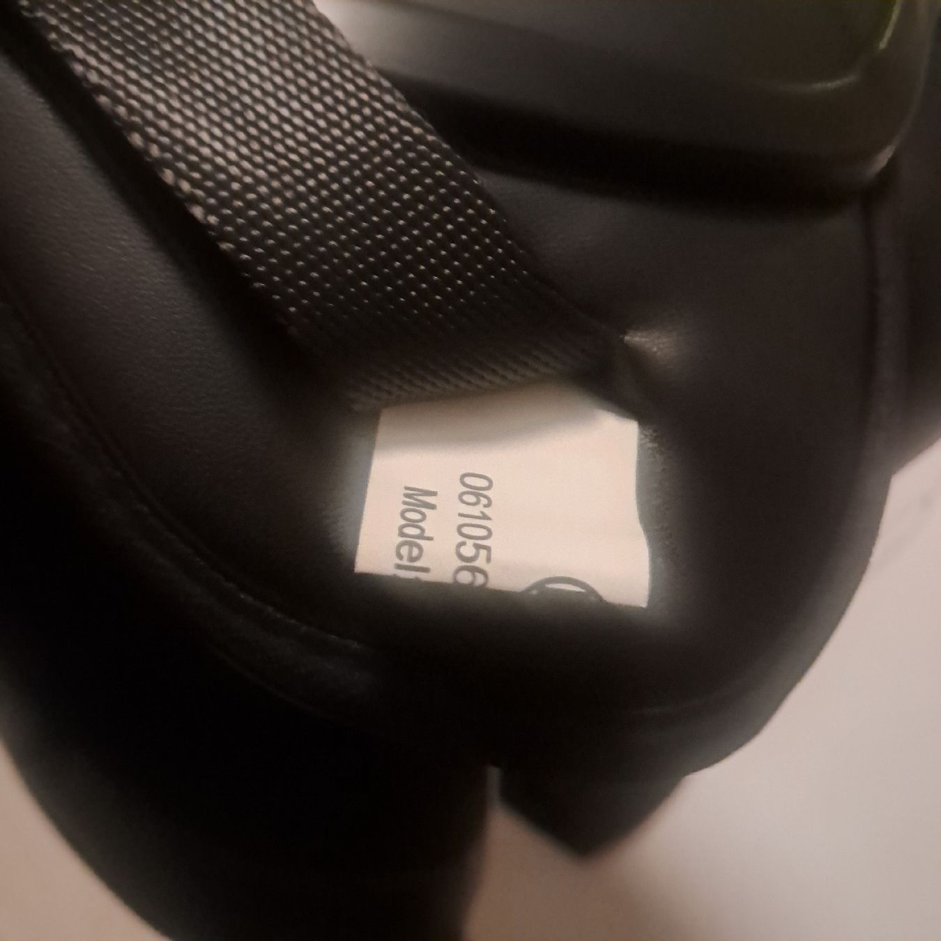 Caschi & visiere: Schwarz Grösse 2 stuck helm – Nuovo e nell'imballaggio originale da Dietikon venduto da una_y6wy 3