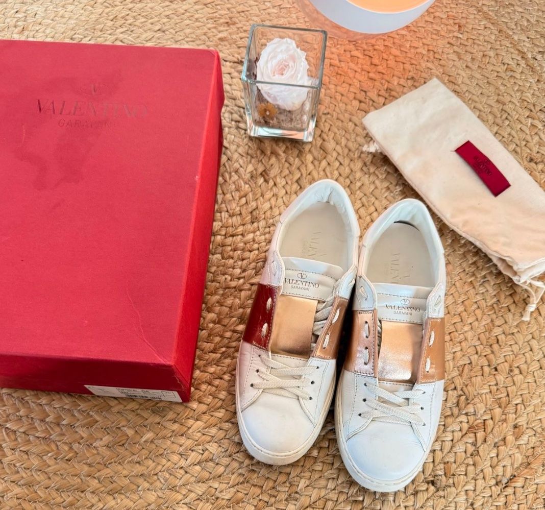 Valentino Scarpe da donna: Valentino Garavani White Sneakers – Usato da Winterthur venduto da 3mi_2kpf