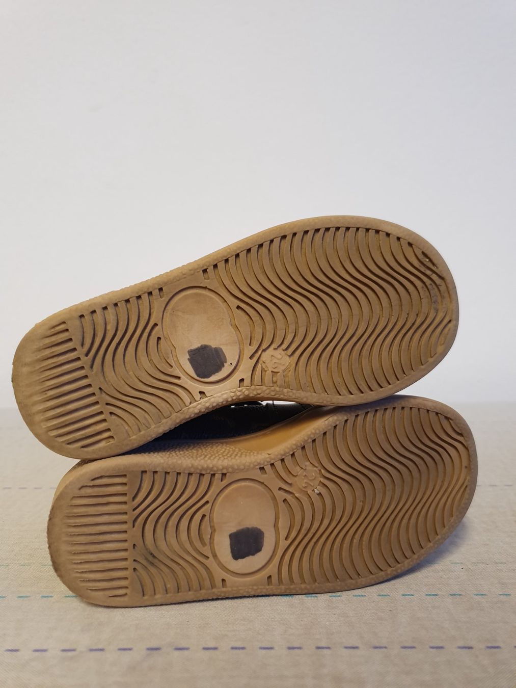 Louis Vuitton Scarpe da uomo: Chaussures Louis Vuitton enfant – Usato da Tramelan venduto da Anneli 2