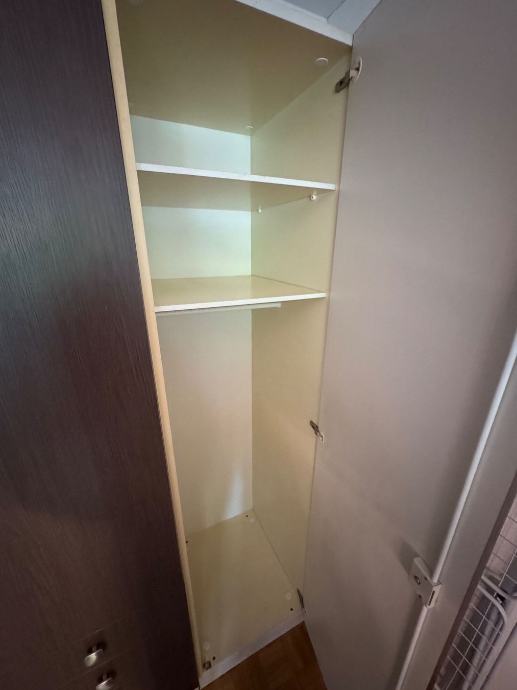 Armadi: Schrank zu verkaufen – Usato da Riehen venduto da bea_n9nn 2