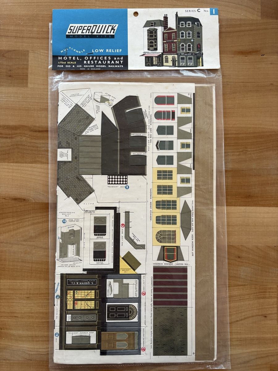 Kit bricolage: Bastelbogen Haus / Gebäude – Nuovo e nell'imballaggio originale da Rümlang venduto da SchumBru10