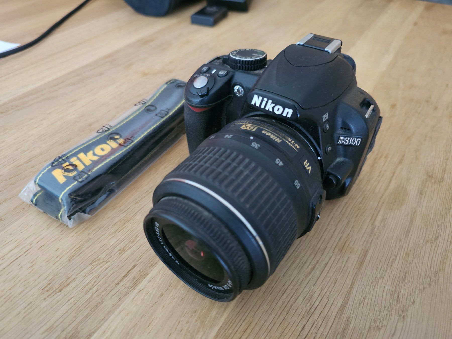 Nikon Kamera: Nikon Kamera D3100 Set Kamera-Objektive-Blitz-Ladegerät – Gebraucht aus Zizers von beni7000