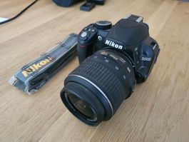 Nikon Kamera D3100 Set Kamera-Objektive-Blitz-Ladegerät