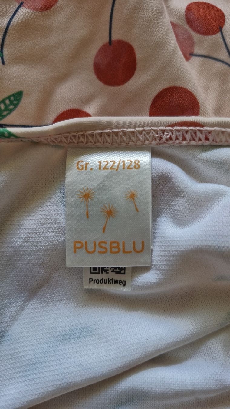 Costumi da bagno & Bikini: Kinder Badeanzug Pusblu Kirschen 122 / 128 – Usato da Basel venduto da Andrealin 2