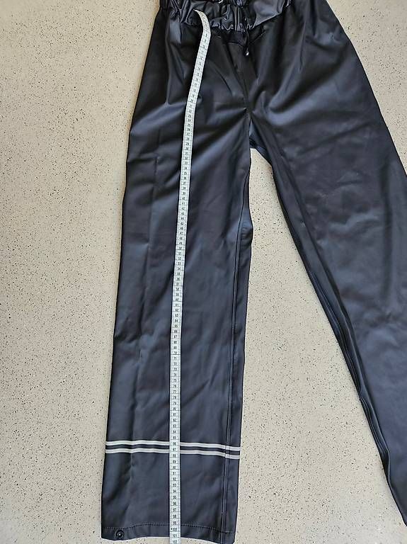 Pantaloni: Pyttpytt Skybyger Regenhose Schwarz Gr. 14 / ca. 164 – Usato da Kloten venduto da Samerus 1