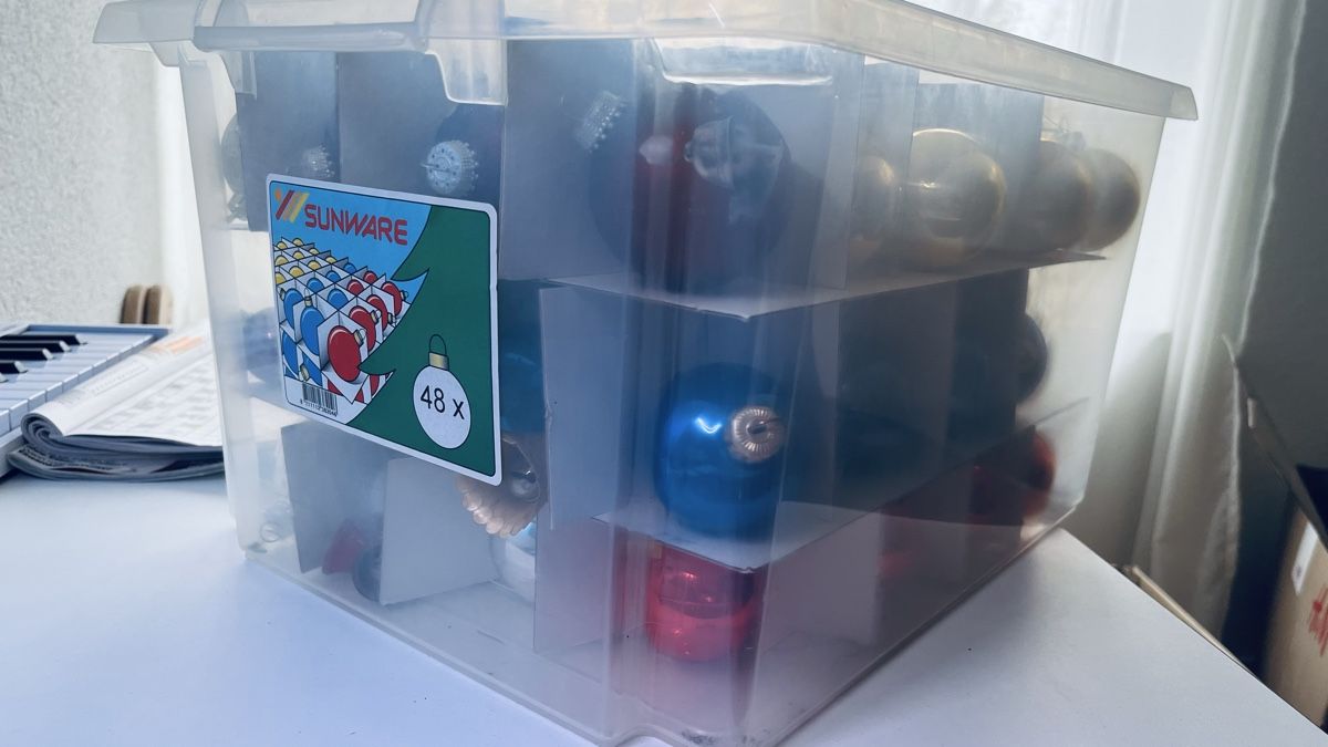 Tutte le decorazioni: Diverse Weihnachtskugeln, gross und klein inkl. passende Box – Usato da Winterthur venduto da Simona038 3