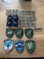Schweizer Armee Abzeichen Konvolut mit Tasche gebraucht