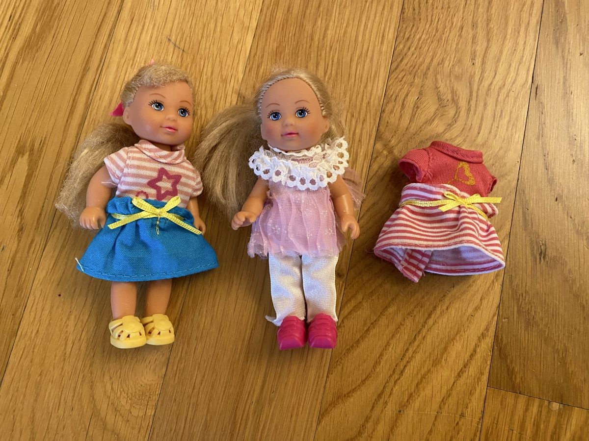 Puppen: 2 kleine Barbie-Schwestern – Gebraucht aus Arlesheim von Swiss_family