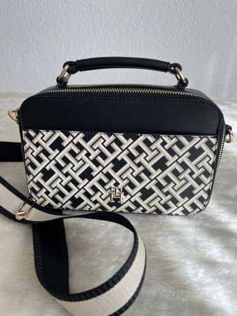 Tommy Hilfiger Tasche TH Monogram schwarz/creme