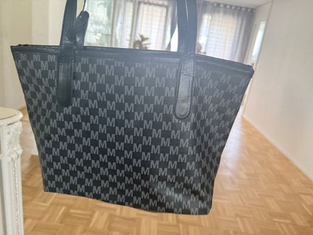 Sac à main noir grand modèle bon état