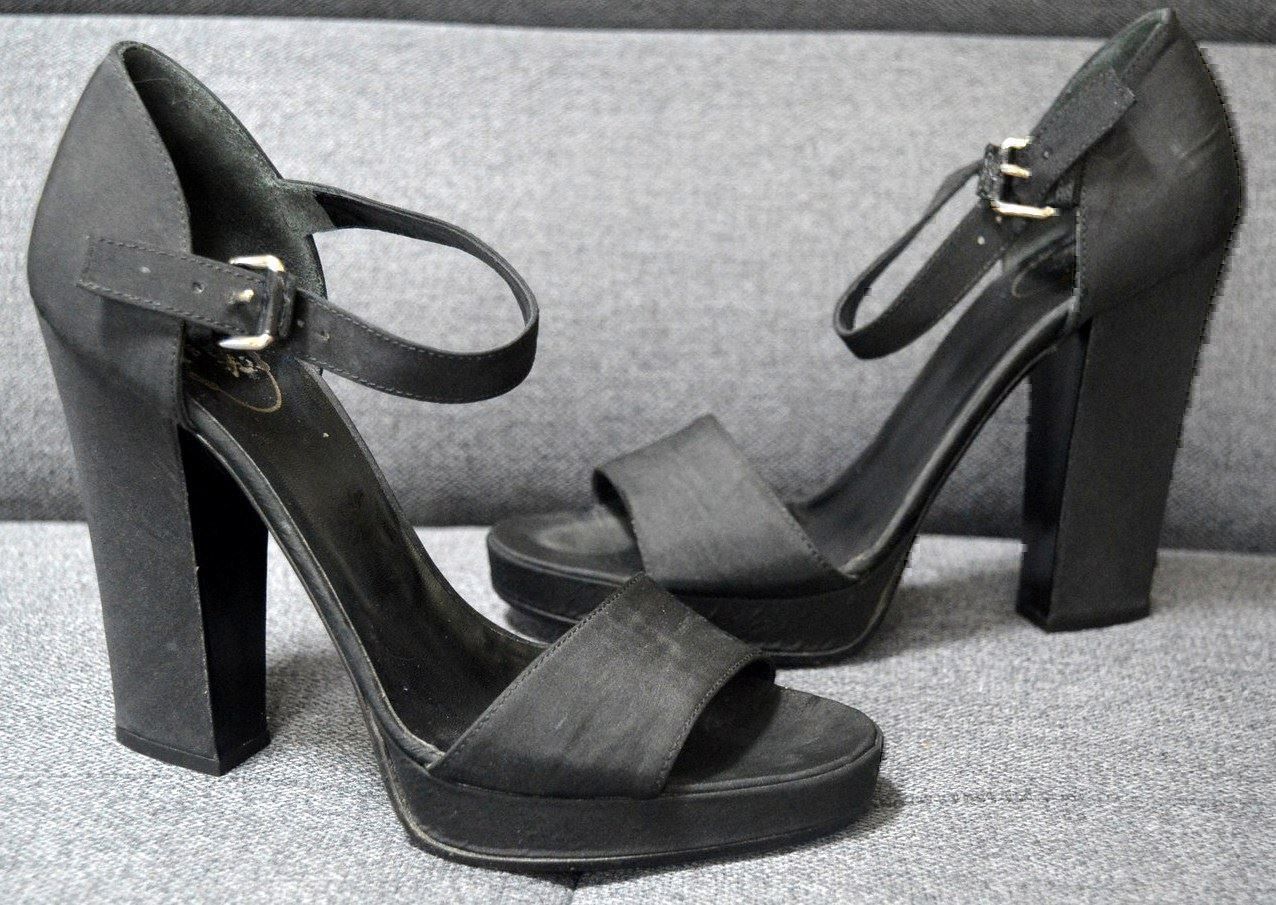 Prada Scarpe da donna: Sandalen / Sandales Prada .39 Seide / soie – Usato da Collonges venduto da Auganien