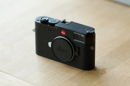 Leica M11 mit Leica Leder-Case (quasi wie neu)