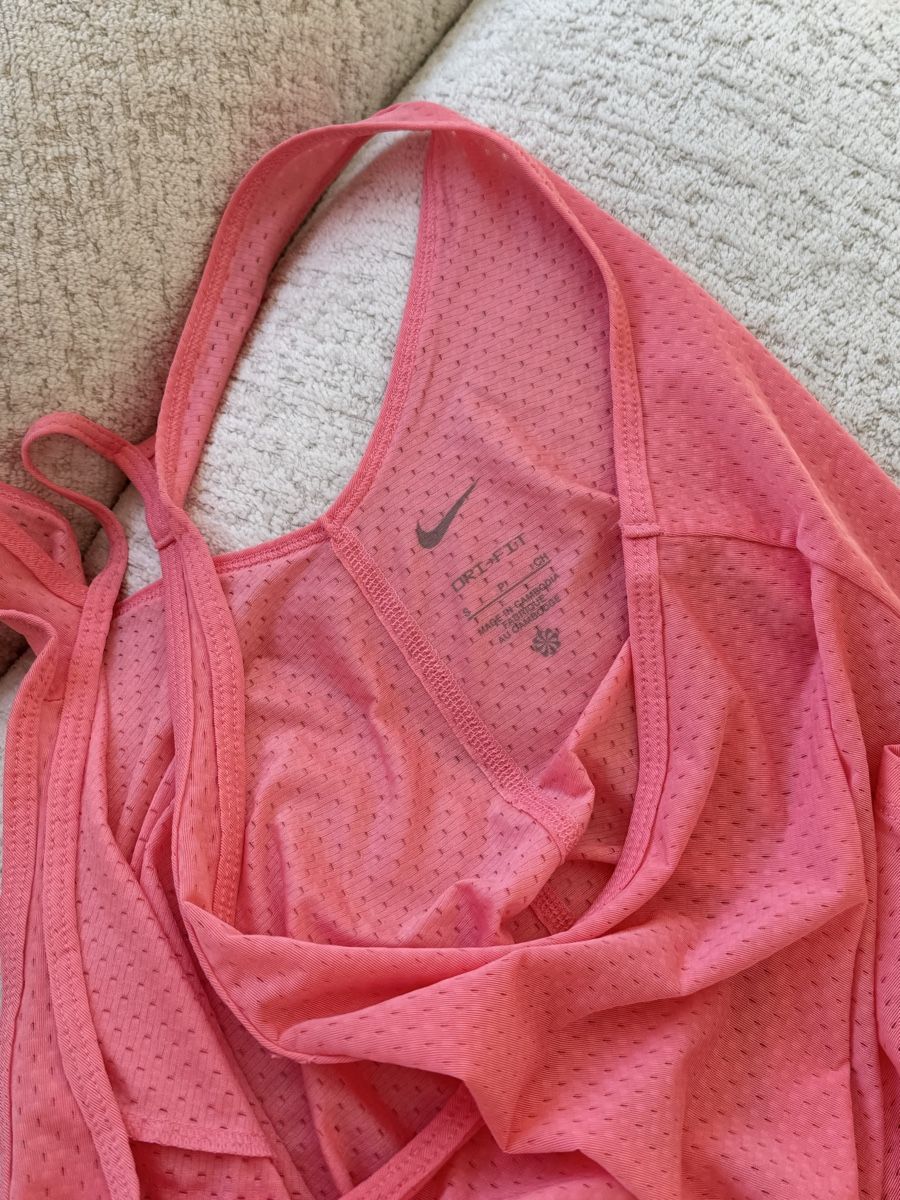Nike Top: Nike Dry-Fit Sports Top – Nuovo e nell'imballaggio originale da Zürich venduto da di_archive 1