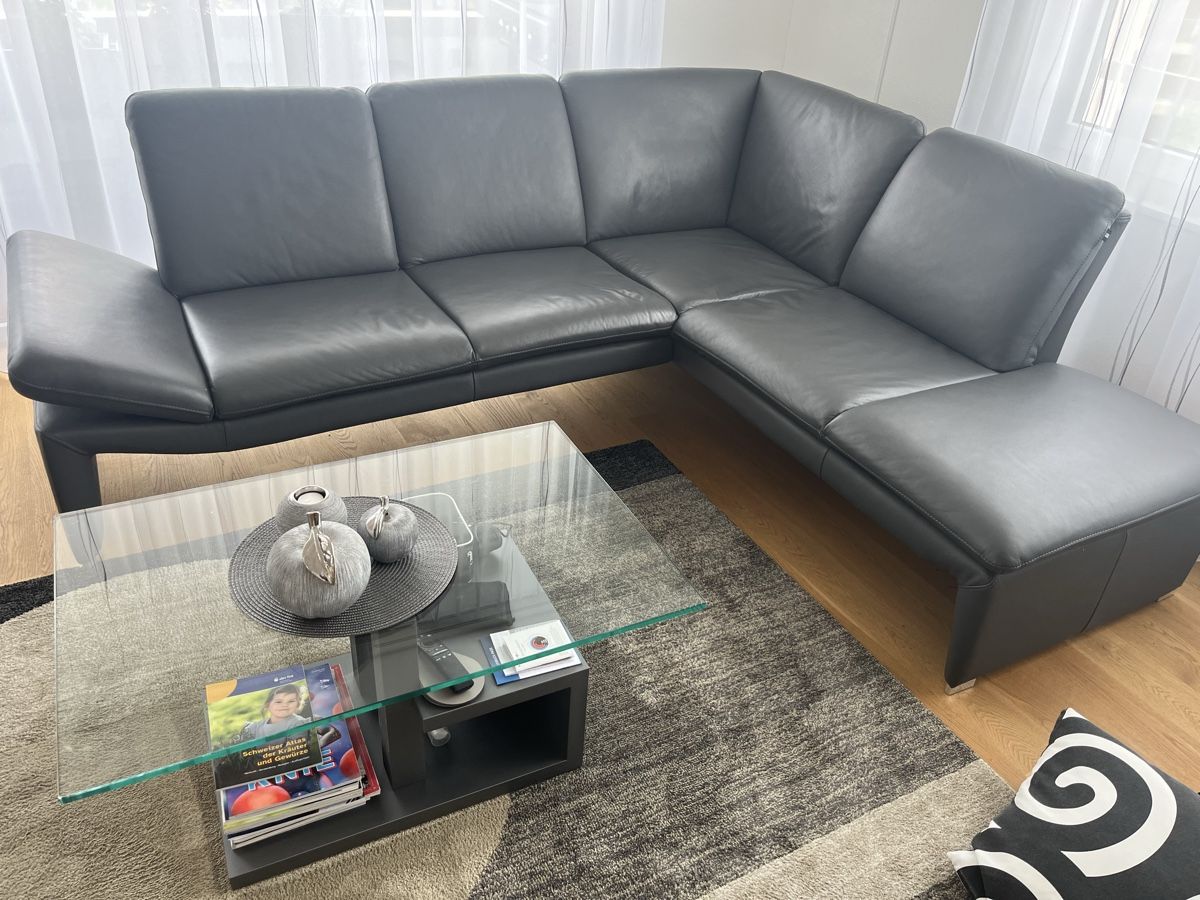 Sofas: Gut erhaltene Eckcouch / Sofa aus echtem Leder, Grau – Gebraucht aus Wittenbach von maggi.gentina