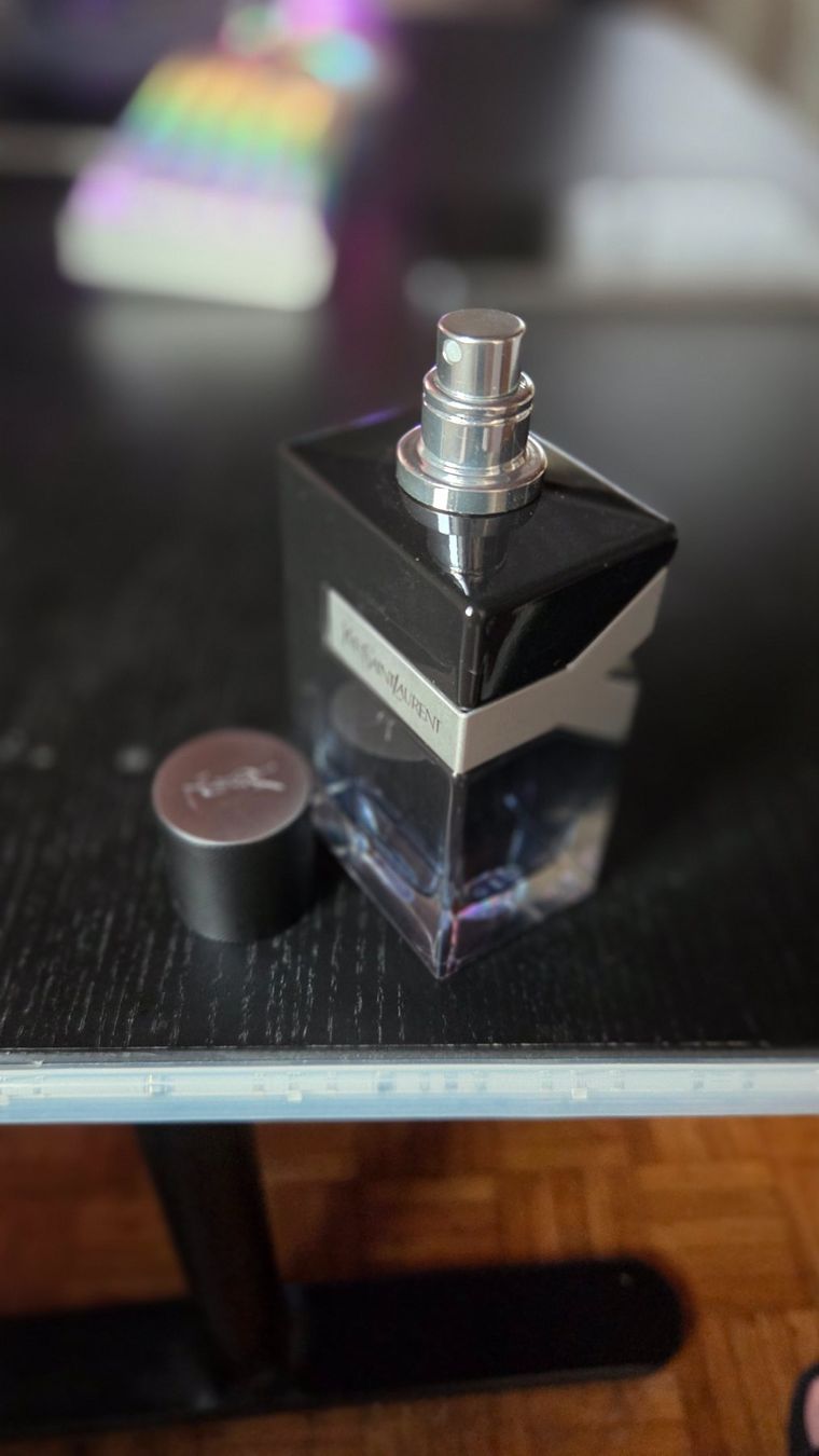 Saint Laurent Profumi & Eau de Toilette: YSL Y Eau de Parfum 100ml ca 85% voll – Usato da Männedorf venduto da Zew_t75c 1