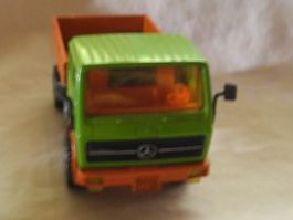 SIKU  NR. 2232   MERCEDES  LKW  UNBESPIELT