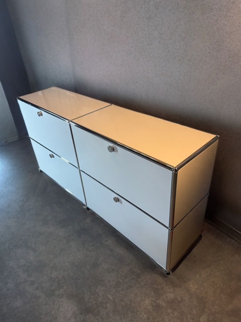 USM Cassettiere: USM Haller Sideboard lichtgrau mit 4 Klappen – Usato da Schalunen venduto da Schwende2 9